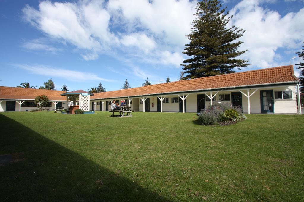Waikanae Beach Top 10 Holiday Park Gisborne Habitación foto