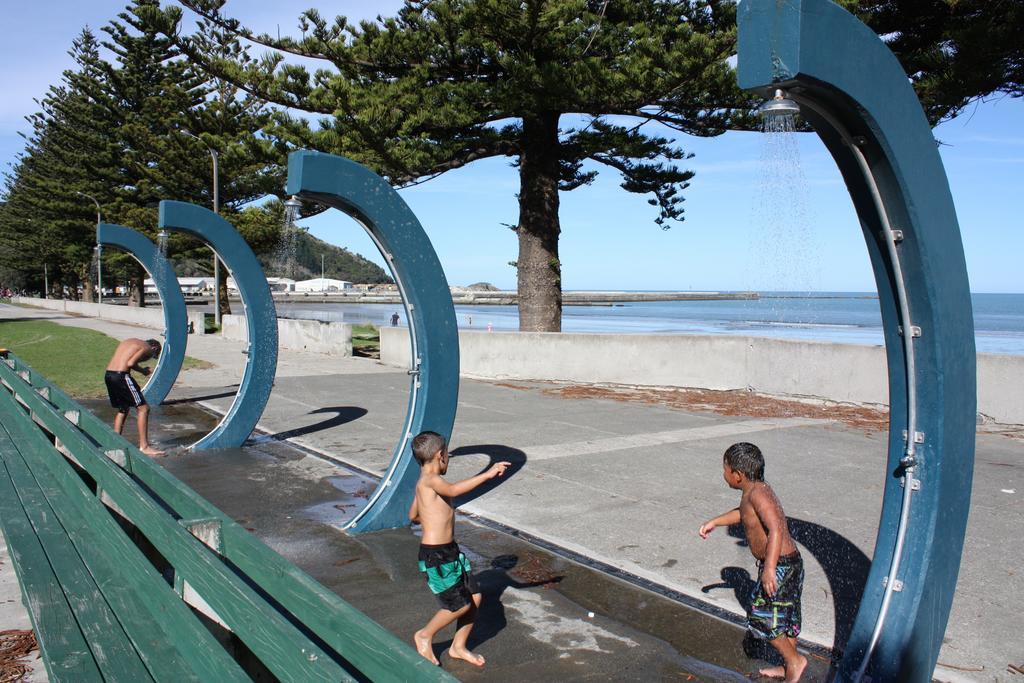 Waikanae Beach Top 10 Holiday Park Gisborne Exterior foto